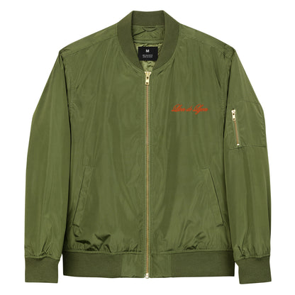 Premium bomber jacketYou can never go wrong with a classic bomber jacket, especially when it’s high quality and made of recycled materials. This versatile bomber jacket will complement m